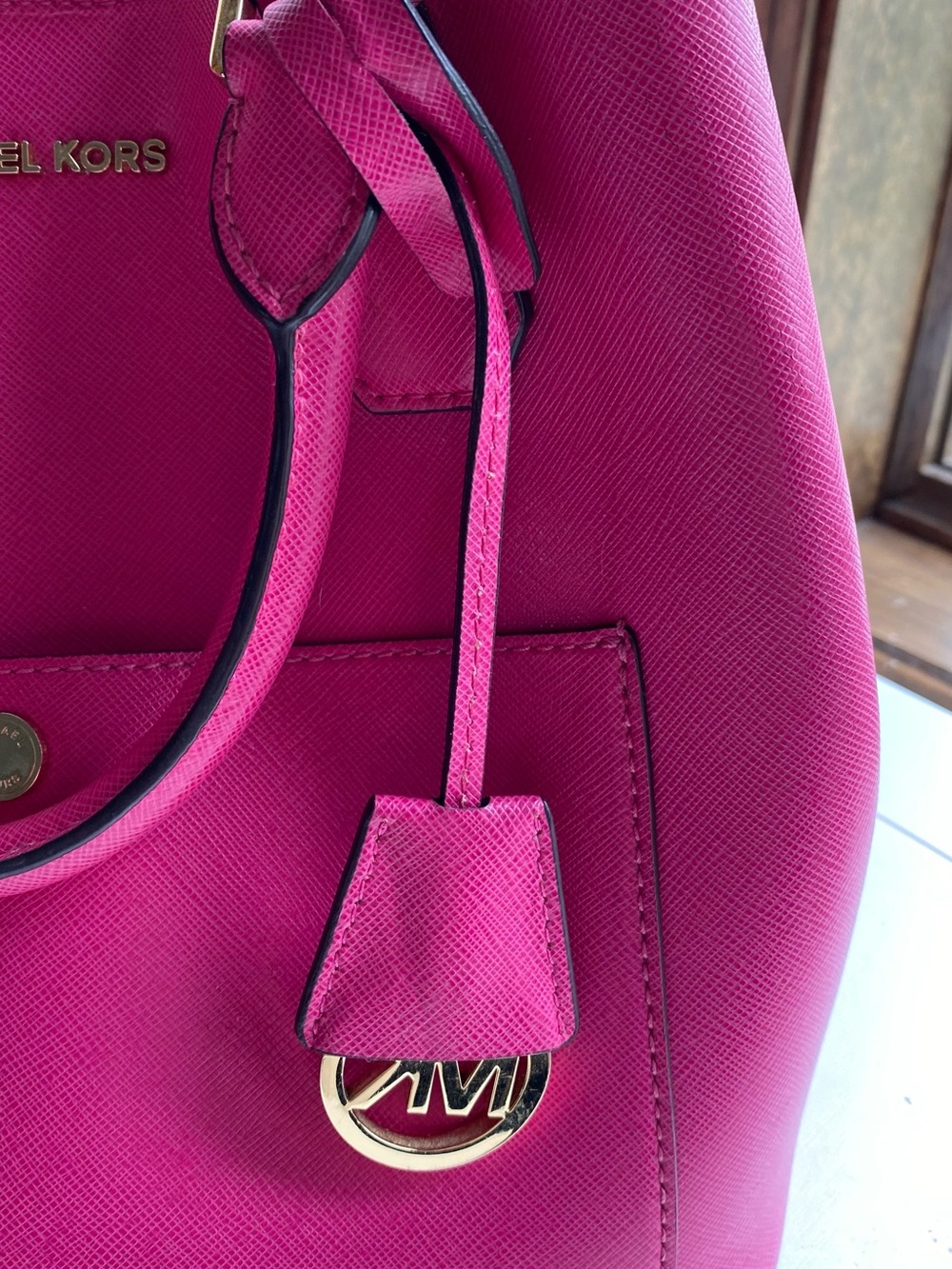 Michael Kors Fuchsia Saffiano Leather Bag - Picture 4 of 13